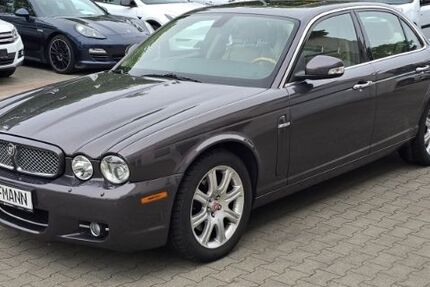 Jaguar XJ 118.000 km 11.890 € Berlin 12247