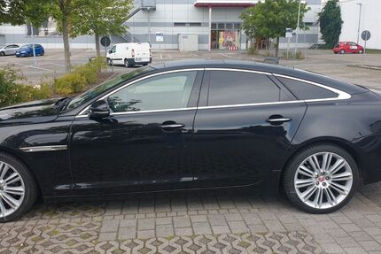 Jaguar XJ 135.000 km 22.000 € Berlin 12207