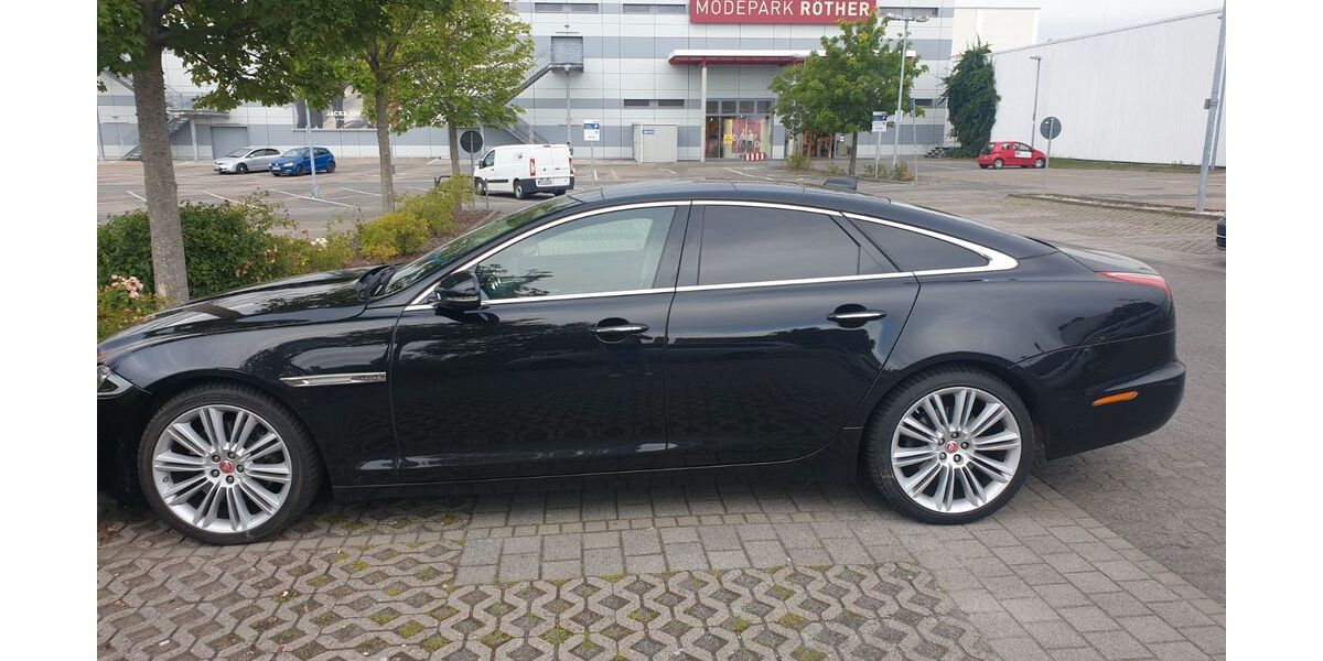 Jaguar XJ 135.000 km 22.000 € Berlin 12207