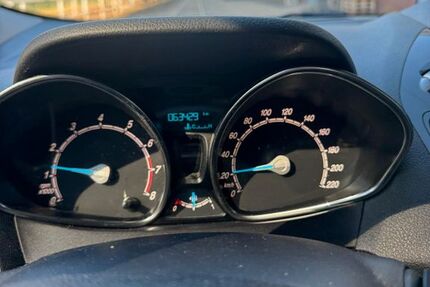 Ford Tourneo Courier 63.460 km 9.999 &euro; Berlin 14199