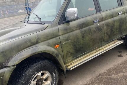 Mitsubishi L200 223.000 km 3.699 &euro; berlin 13089