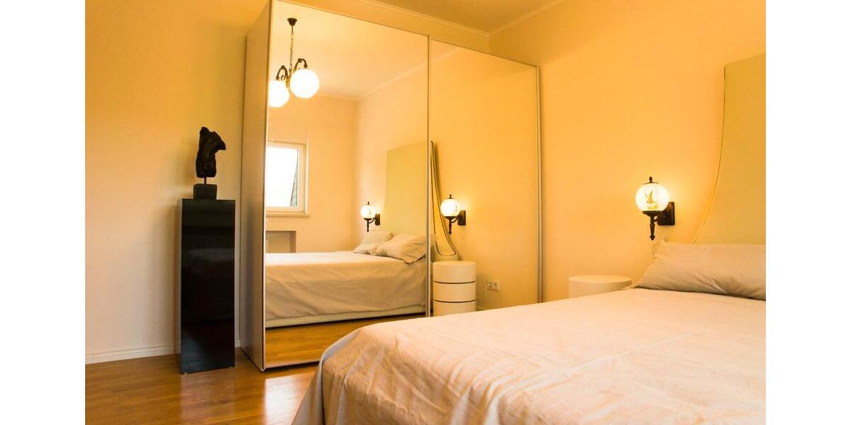 Dachgeschoßwohnung Berlin Charlottenburg-Wilmersdorf - 3 Zimmer, 140 m&sup2;, 2.100&euro; | Angebot:26564450