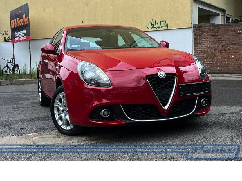 Giulietta 1.6 JTDM 16V Super Aut.*NAV*BT*PDC*SHZ