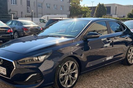 Hyundai i30 104.500 km 15.900 &euro; Berlin 12347