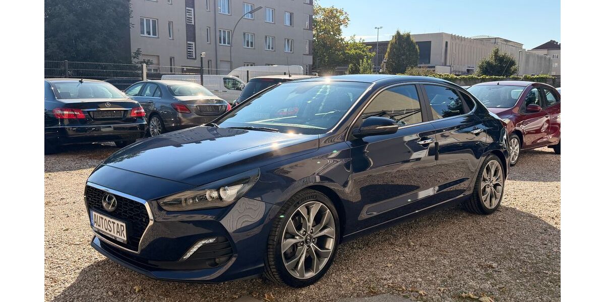 Hyundai i30 104.500 km 15.900 &euro; Berlin 12347