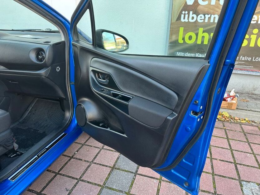 Toyota Yaris 125.000 km 11.700 € Berlin 13125