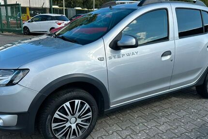 Dacia Sandero 146.000 km 5.700 &euro; Berlin-Spandau 13585