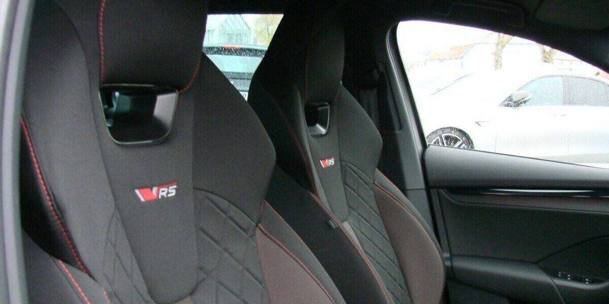 Skoda Octavia RS 2.0TSi AHK ACC LED Kamera 4.466 km 38.980 &euro; Falkensee 14612