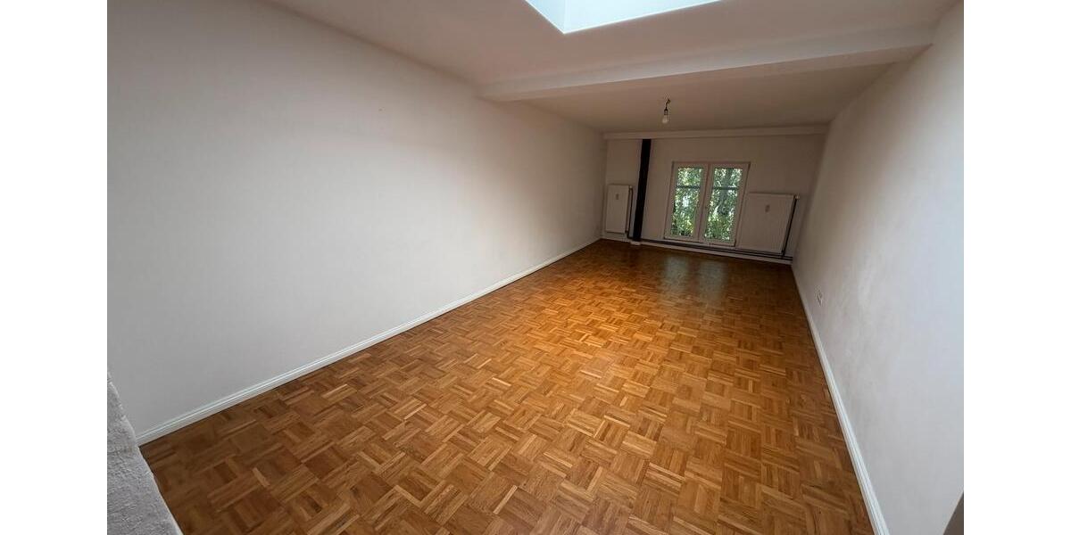 Dachgeschoßwohnung Berlin Lichtenberg - 3 Zimmer, 97 m&sup2;, 1.700&euro; | Angebot:27624158