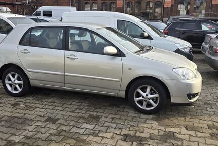 Toyota Corolla 97.000 km 4.490 &euro; Berlin 13587