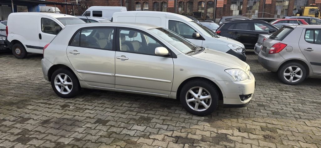 Toyota Corolla 97.000 km 4.490 &euro; Berlin 13587