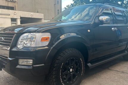 Ford Explorer 92.000 km 11.900 &euro; Wildau 15745