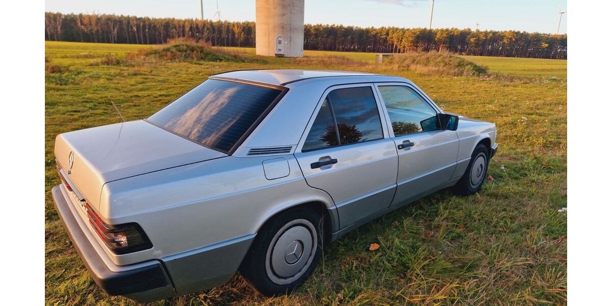 Mercedes-Benz 190 265.757 km 4.000 &euro; Berlin 12439