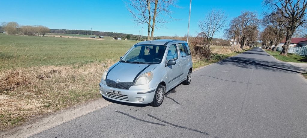 Toyota Yaris 165.776 km 1.650 &euro; Berlin 13629