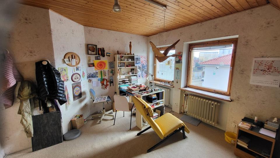 5-Raum KREATIVHAUS EBK Sauna großer Keller Lager & schöner Garten