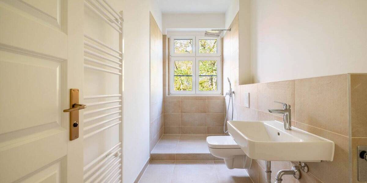 ?? Wohnen in Zehlendorf Mitte: Erstbezug nach Sanierung in eine 3-Zi Stuck-Altbau-Whg mit Dielen 3 zimmer