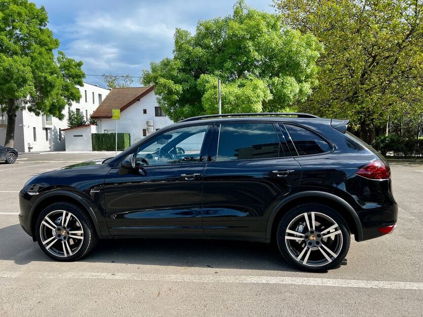 Porsche Cayenne 274.000 km 16.400 € Berlin 10629