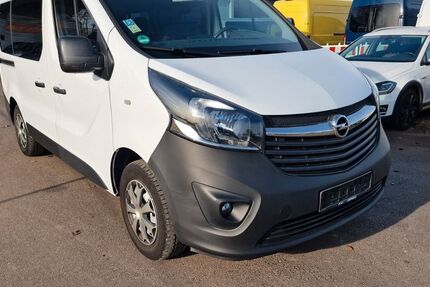 Opel Vivaro 174.456 km 12.500 &euro; Berlin 13055