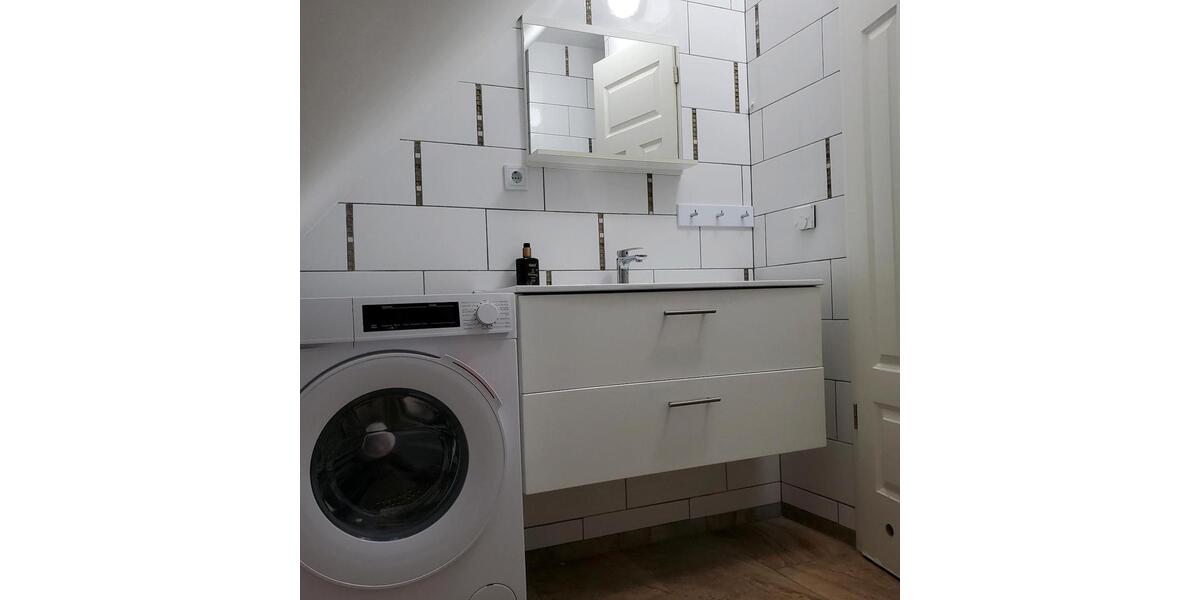 Dachgeschoßwohnung Berlin Marzahn-Hellersdorf - 2 Zimmer, 52 m&sup2;, 1.200&euro; | Angebot:24730052