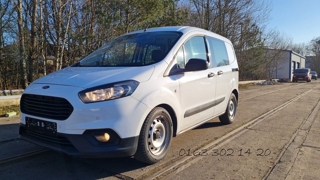 Ford Transit Courier 100.000 km 10.500 &euro; Berlin 13089