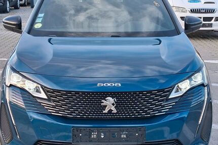 Peugeot 5008 147.000 km 17.999 € Berlin 12099
