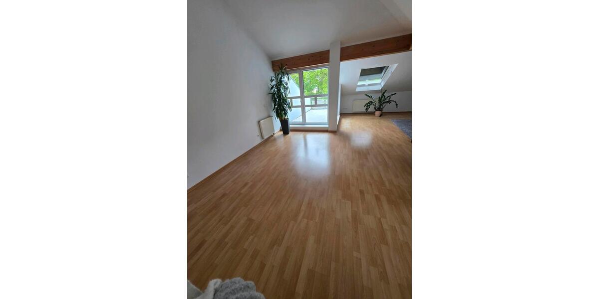 Dachgeschoßwohnung Kleinmachnow - 2 Zimmer, 70 m&sup2;, 1.176&euro; | Angebot:26481403