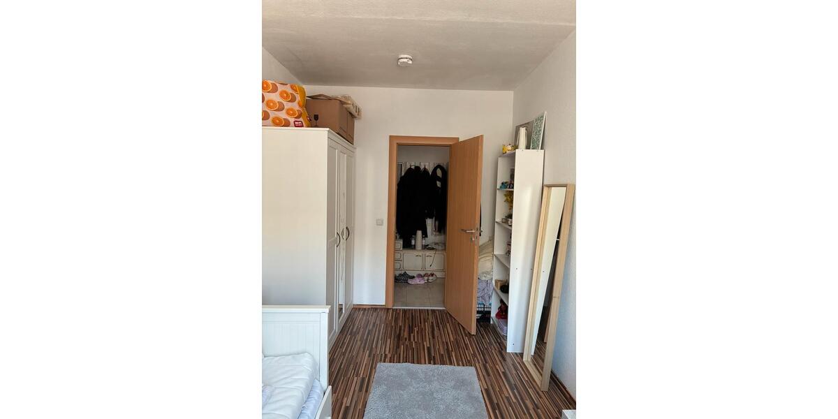 Etagenwohnung Berlin Lichtenberg - 1 Zimmer, 83 m&sup2;, 560&euro; | Angebot:25395894