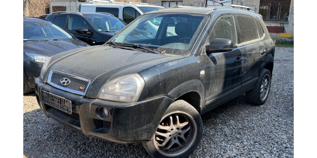Hyundai TUCSON 126.000 km 2.450 &euro; Berlin 10245