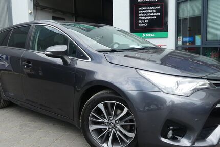Toyota Avensis 167.566 km 11.900 &euro; Berlin 13156
