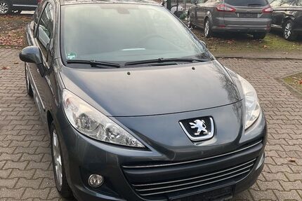 Peugeot 207 82.000 km 4.666 € Berlin 13509