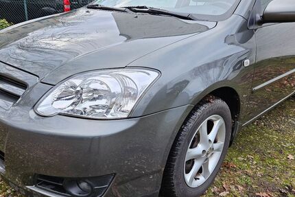 Toyota Corolla 102.500 km 3.250 &euro; Berlin 12249