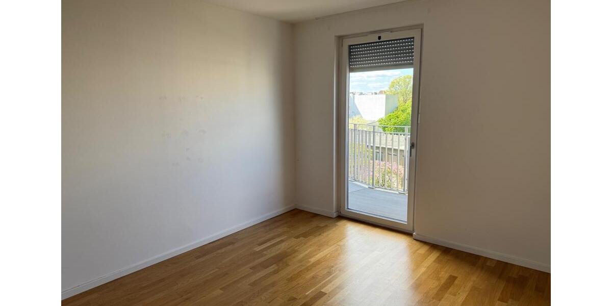 Etagenwohnung Berlin Lichtenberg - 3 Zimmer, 70 m&sup2;, 1.445&euro; | Angebot:26381740