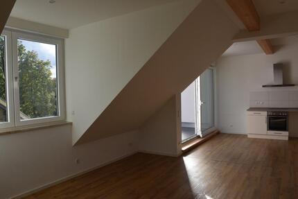 Traumhafte 3,5 Zimmer-Dachgeschoss-Wohnung mit Südbalkon und EBK in neu gebauter Wohnanlage 3 zimmer