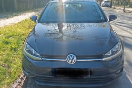 VW Golf 232.000 km 8.300 &euro; Mittenwalde 15749