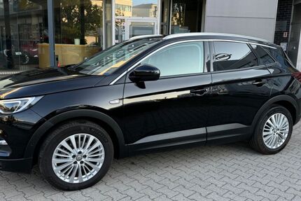 Opel Grandland (X) 85.000 km 19.300 € Berlin 10717