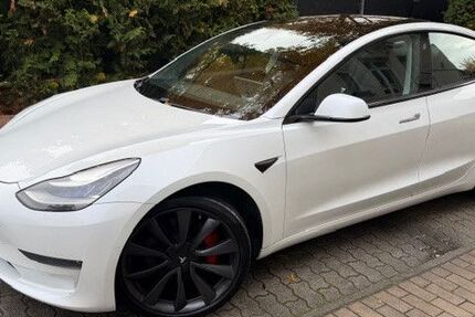 Tesla Model 3 111.970 km 21.950 &euro; Berlin 13407