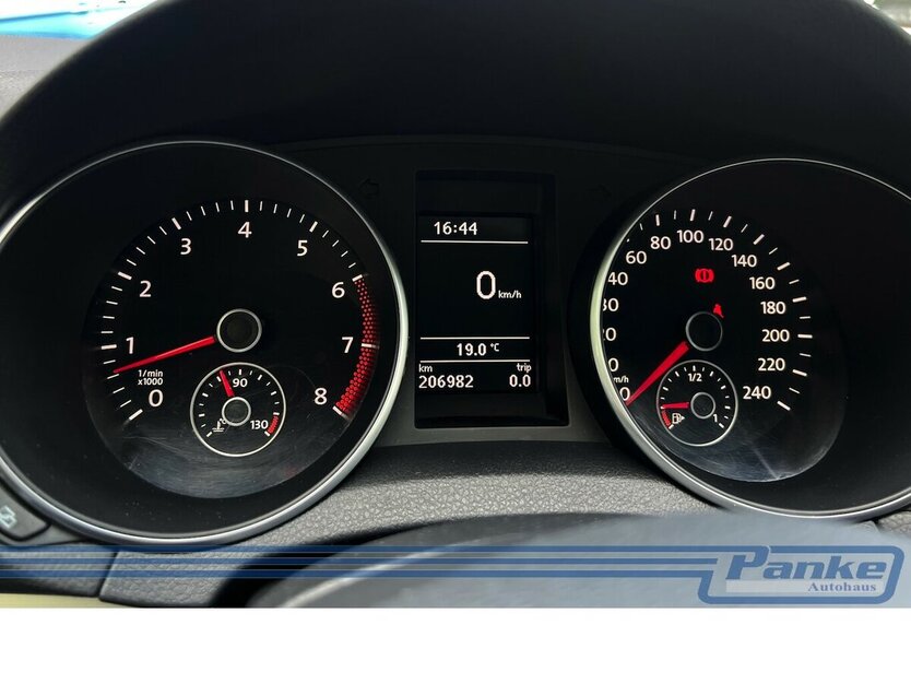 VW Golf VI Team Lim*SHZ*Klima*PDC*Tempo* 206.982 km 4.990 € Berlin 13187