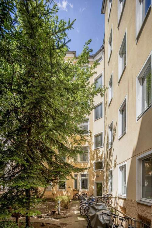 Charmante 2-Zimmer-Wohnung im Gartenhaus, im beliebten Reuterkiez! - mit Option zur Eigennutzung.