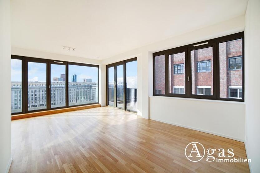 Helle 3 Zimmer Dachgeschosswohnung mit ca. 88m², EBK, Fußbodenheizung und Balkon in Berlin-Mitte! zimmer