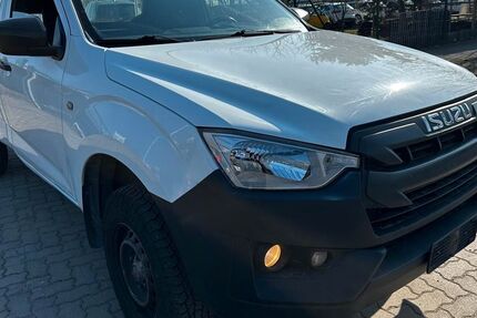 Isuzu D-Max 163.356 km 16.900 &euro; Mittenwalde 15749