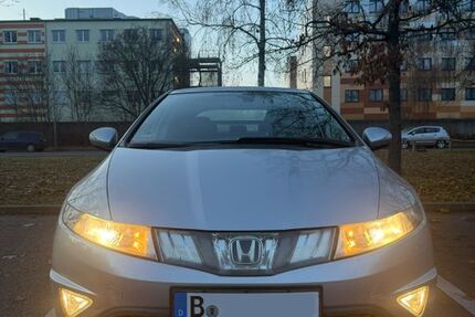 Honda Civic 144.000 km 6.200 &euro; Berlin 13057