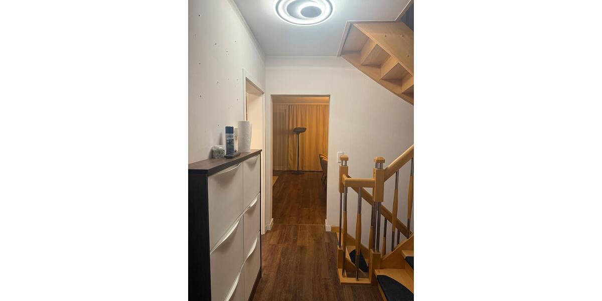 Doppelhaushälfte Schönefeld - 5 Zimmer, 180 m&sup2;, 3.400&euro; | Angebot:24984602