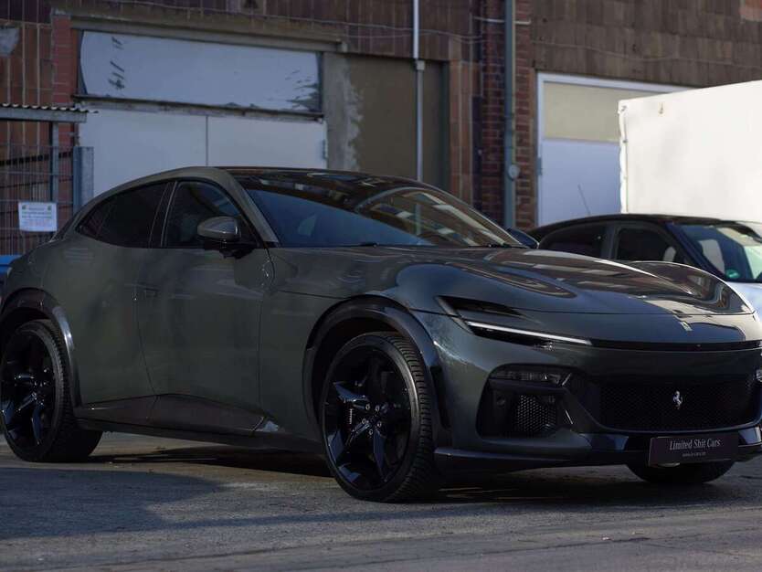 Ferrari Purosangue 7.170 km 559.000 € Berlin 10115