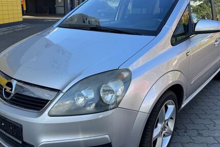 Opel Zafira 137.000 km 5.499 € Berlin 13055