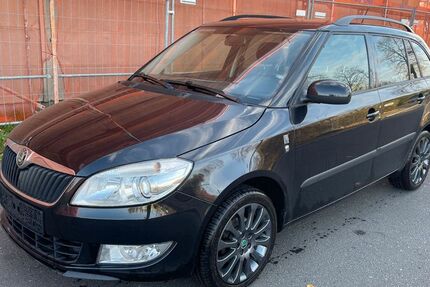 Skoda Fabia 150.000 km 3.999 € Berlin 12057