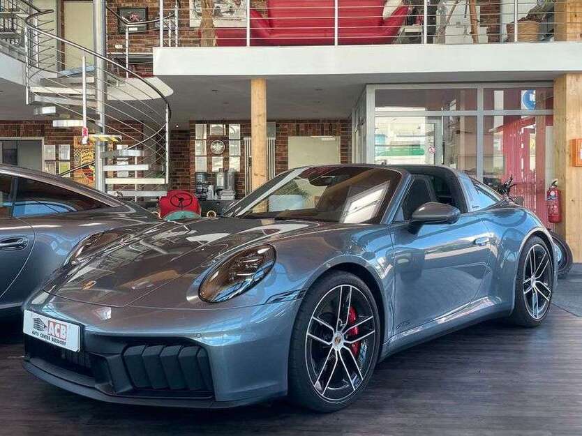 911
