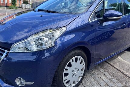 Peugeot 208 31.000 km 8.990 &euro; Berlin - Tempelhof 12107