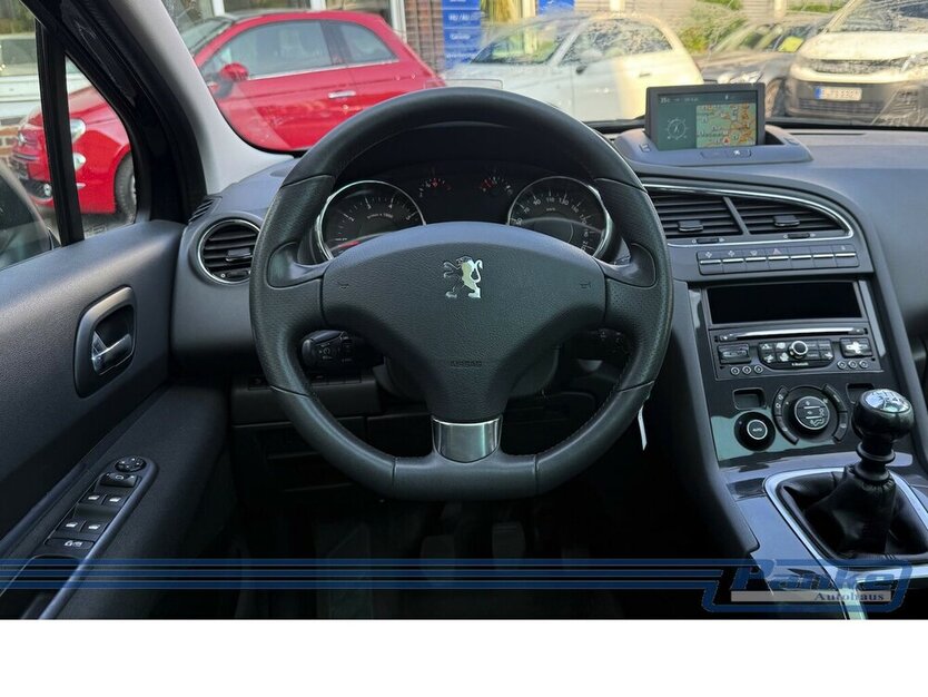 Peugeot 5008 1.6 155 THP Family plus*7Sitz*HUD*Pano*NAV* 143.915 km 7.980 € Berlin 13187