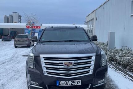 Cadillac Escalade 56.000 km 66.200 € Berlin 12159