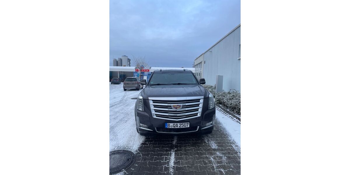 Cadillac Escalade 56.000 km 66.200 € Berlin 12159